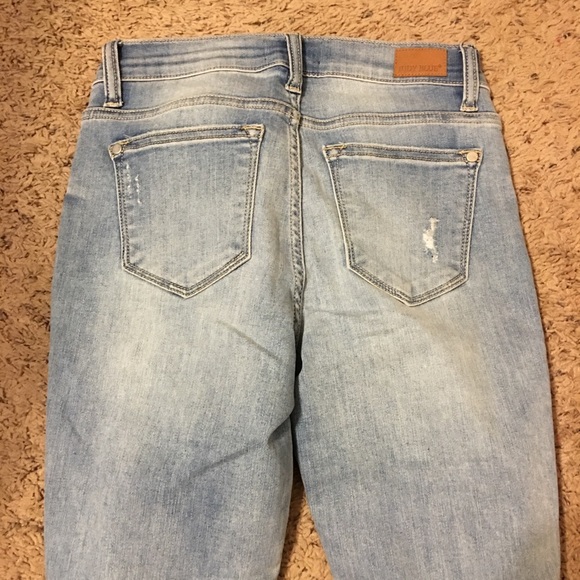 Judy Blue Cropped Skinny Jean - Picture 5 of 7